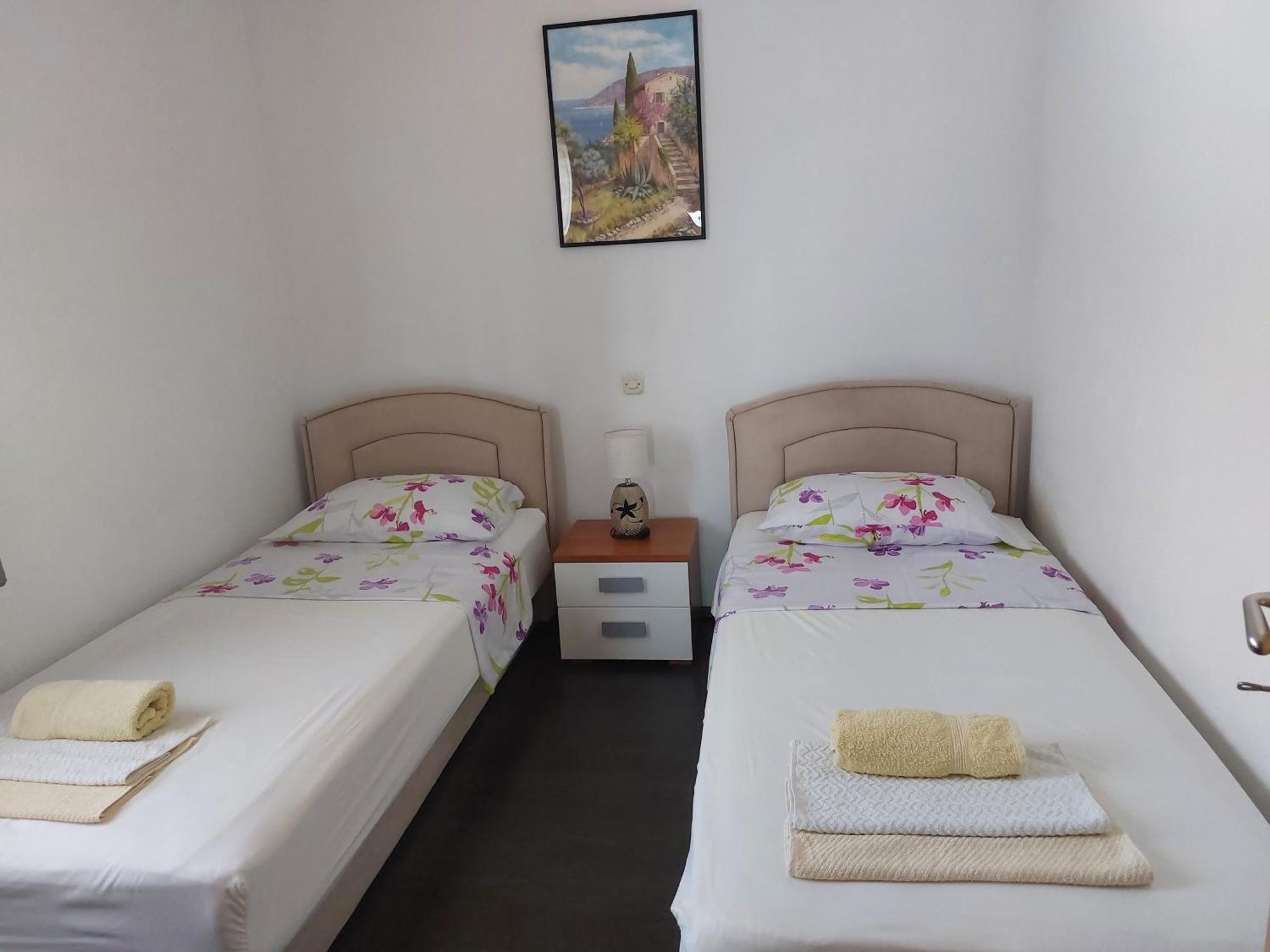 Apartments With A Parking Space Postira, Brac - 2911 Номер фото