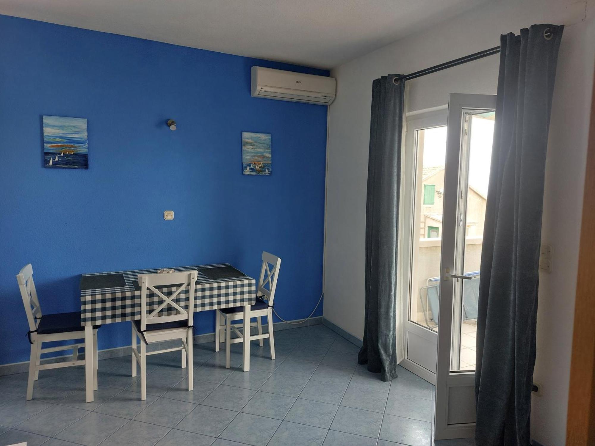 Apartments With A Parking Space Postira, Brac - 2911 Номер фото