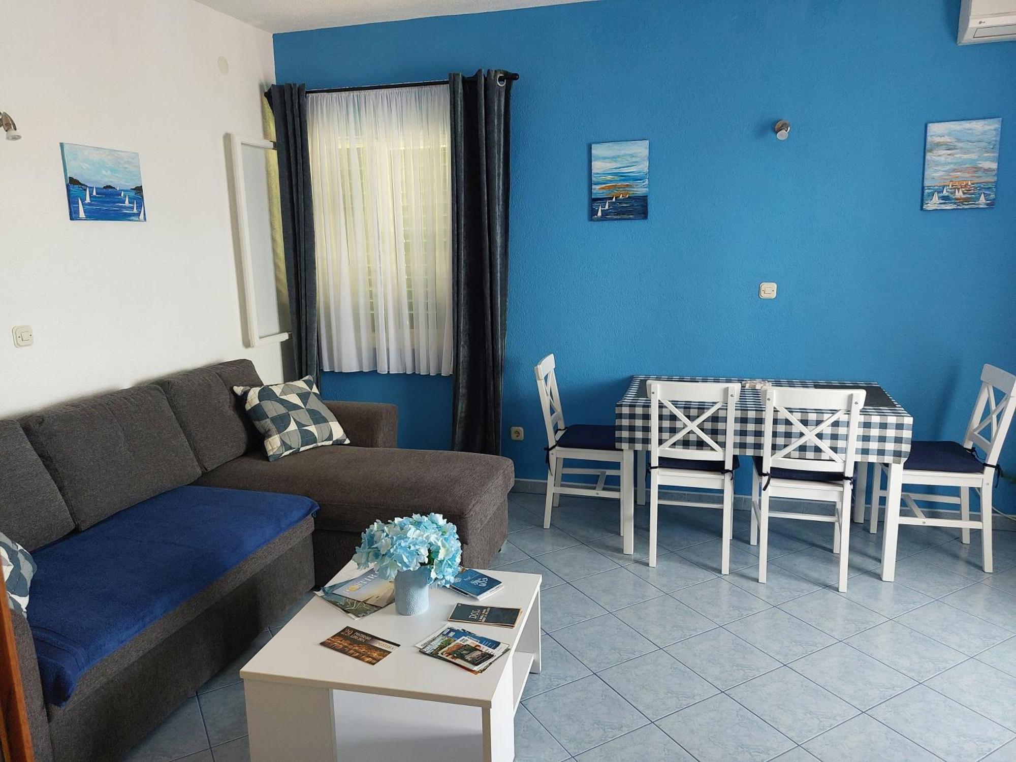 Apartments With A Parking Space Postira, Brac - 2911 Номер фото